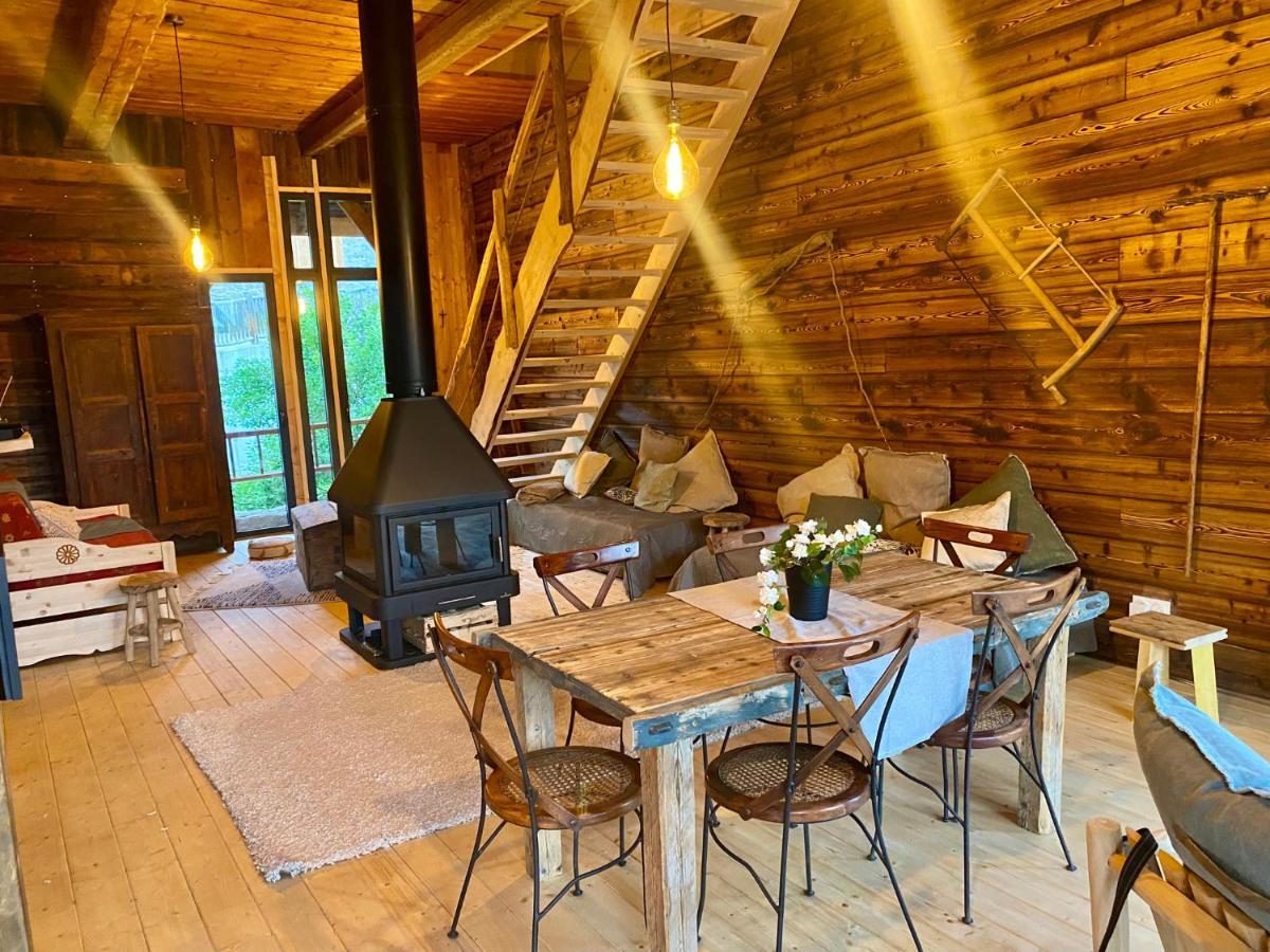 Authentique Grange Savoyarde Albiez-Montrond Exterior foto