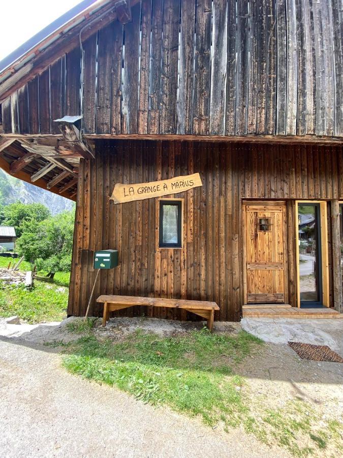 Authentique Grange Savoyarde Albiez-Montrond Exterior foto
